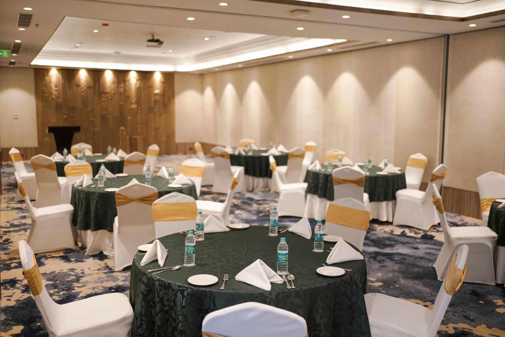 Port Muziris, A Tribute Portfolio Hotel By Marriott Kochi Kültér fotó
